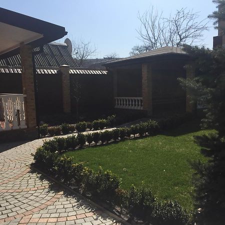 Dating Hotel Cherry Twins (Adults Only) Kijev Kültér fotó