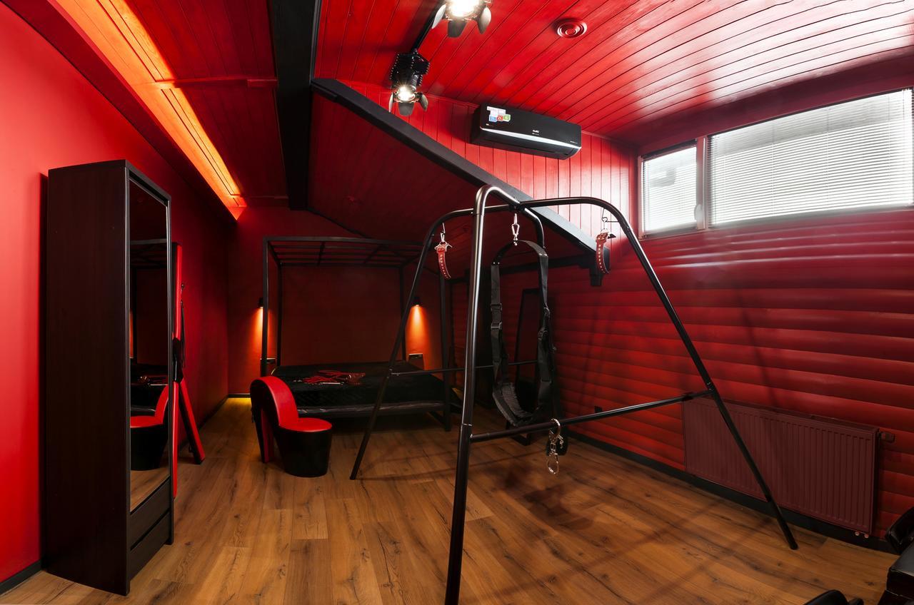 Dating Hotel Cherry Twins (Adults Only) Kijev Kültér fotó