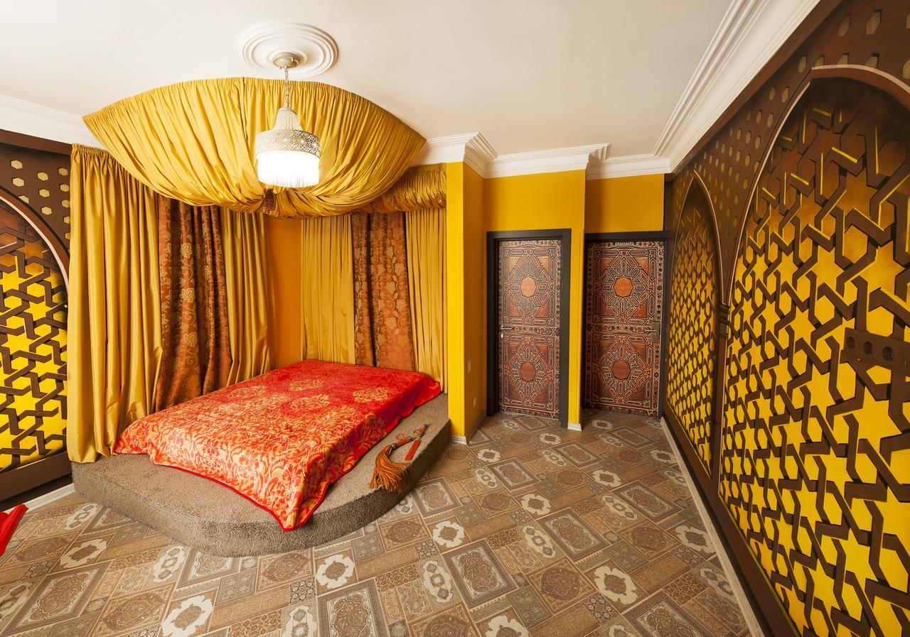 Dating Hotel Cherry Twins (Adults Only) Kijev Kültér fotó
