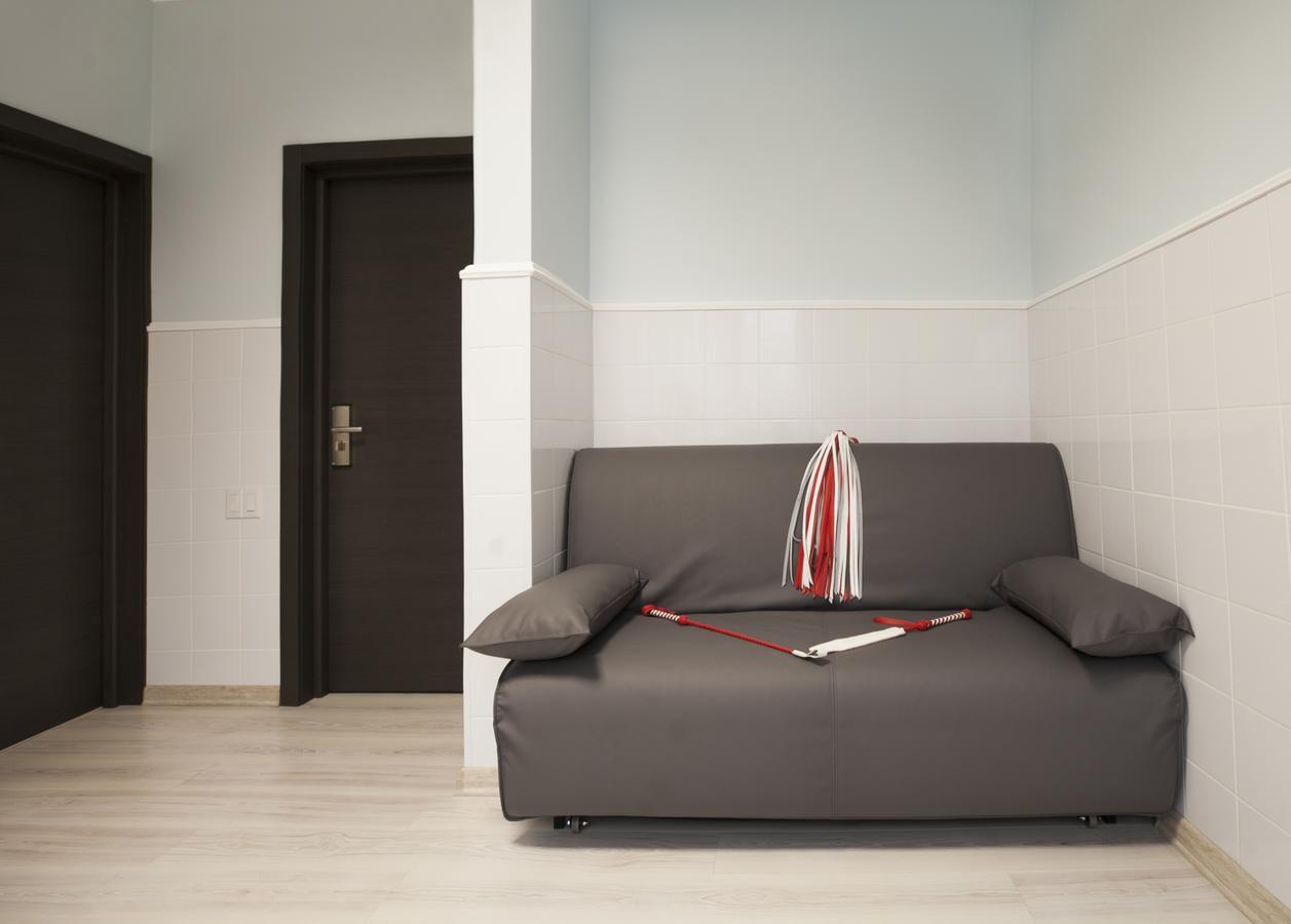 Dating Hotel Cherry Twins (Adults Only) Kijev Kültér fotó